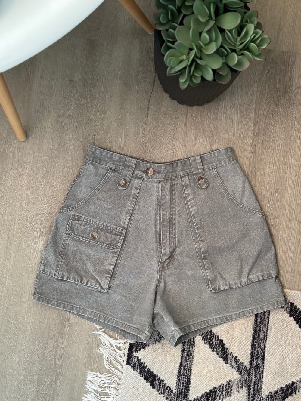 Vintage 80’s Banana Republic Khaki Women’s Shorts
